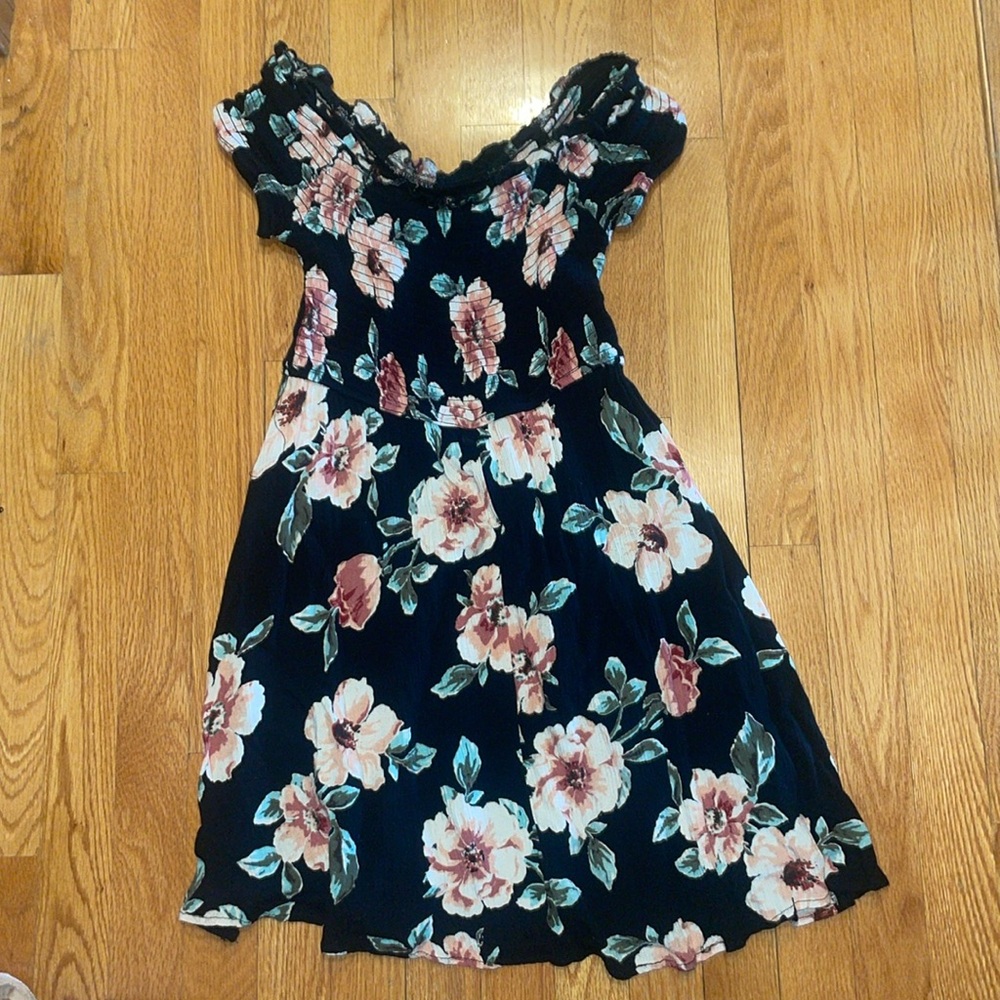 Kendall and Kylie black floral dress small